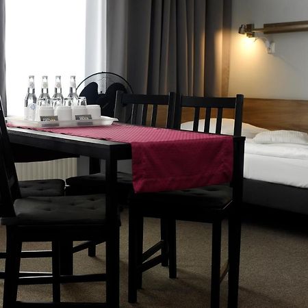 Hostel Helios Września المظهر الخارجي الصورة