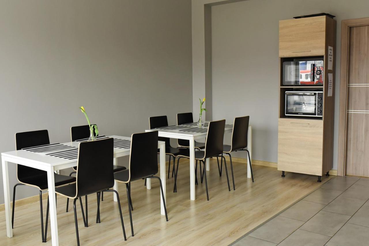 Hostel Helios Września المظهر الخارجي الصورة